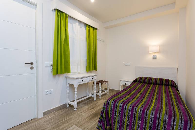 اتاق استاندارد یک نفره, Hostal Sol Y Miel