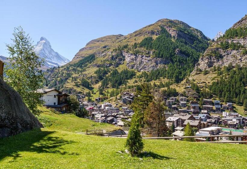 اتاق سوپریور با چشم‌انداز, Alpenroyal