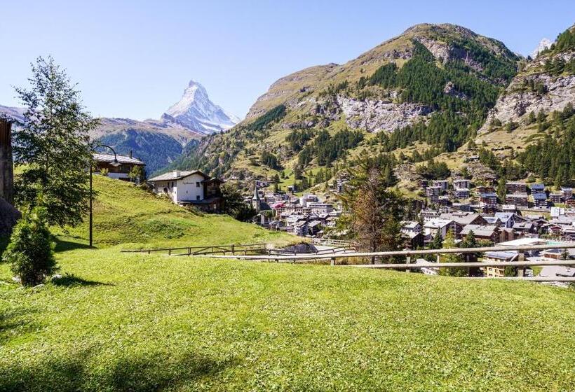 اتاق لوکس با چشم‌انداز, Alpenroyal