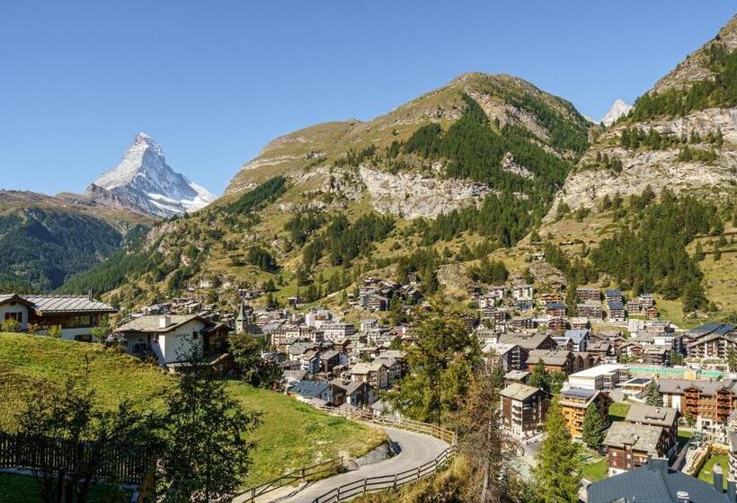 اتاق لوکس با چشم‌انداز, Alpenroyal
