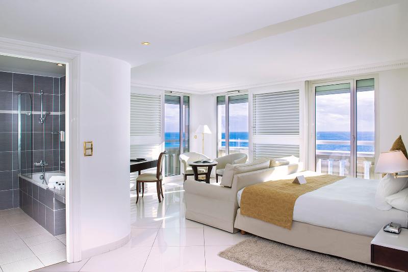 اتاق استاندارد با چشم‌انداز دریا, Anantara Layan Phuket Resort