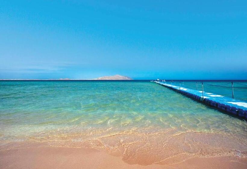 اتاق سه نفره سوپریور با چشم‌انداز دریا, Baron Resort Sharm El Sheikh