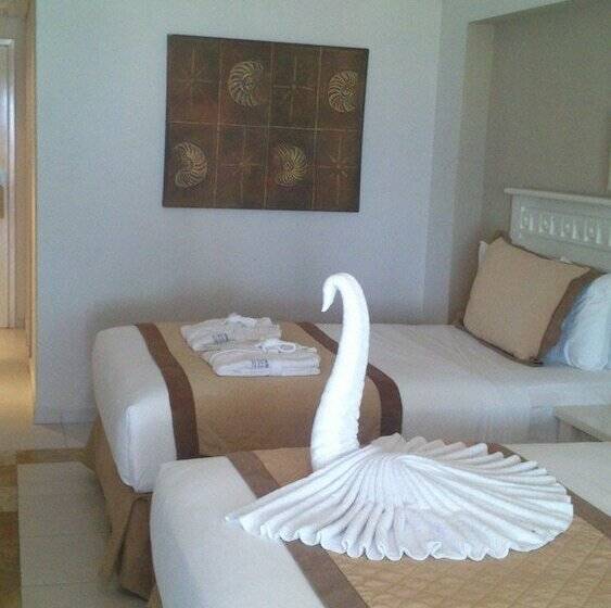 اتاق لوکس با چشم‌انداز باغ, Bluebay Grand Esmeralda - All Inclusive