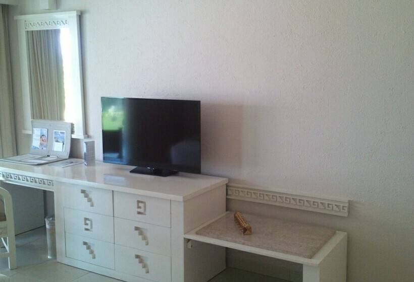 اتاق لوکس با چشم‌انداز دریا, Bluebay Grand Esmeralda - All Inclusive