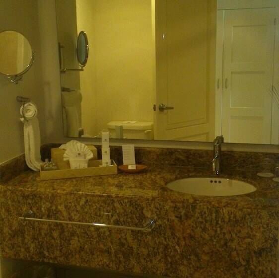 اتاق لوکس با چشم‌انداز دریا, Bluebay Grand Esmeralda - All Inclusive