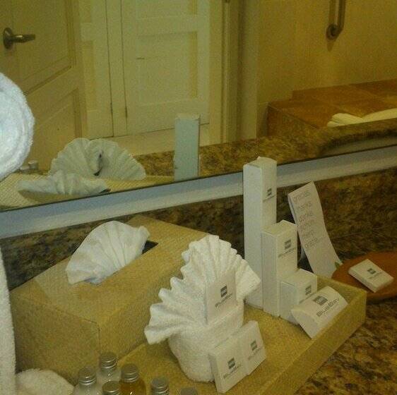 اتاق لوکس با چشم‌انداز دریا, Bluebay Grand Esmeralda - All Inclusive