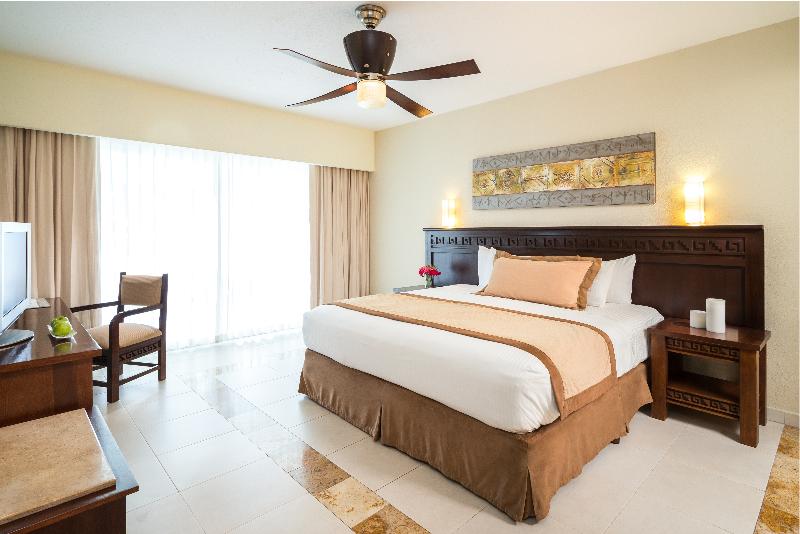 اتاق لوکس با چشم‌انداز باغ, Bluebay Grand Esmeralda - All Inclusive