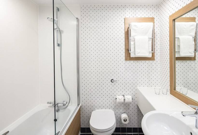 اتاق استاندارد, Holiday Inn London   Gatwick Airport, An Ihg