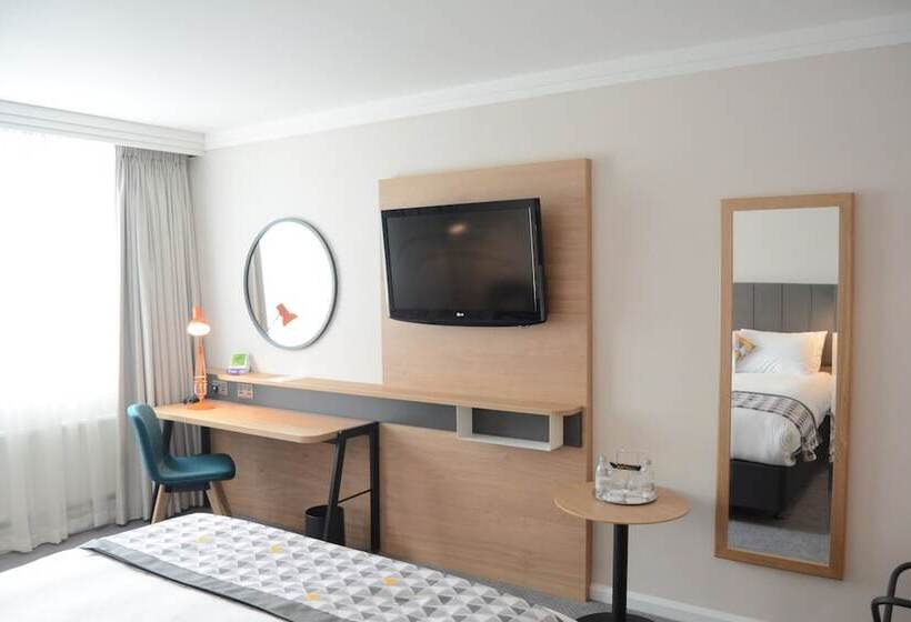 Quarto standard, Holiday Inn London  Gatwick Airport