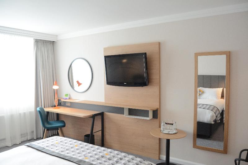 اتاق استاندارد با تخت بزرگ, Holiday Inn London   Gatwick Airport, An Ihg