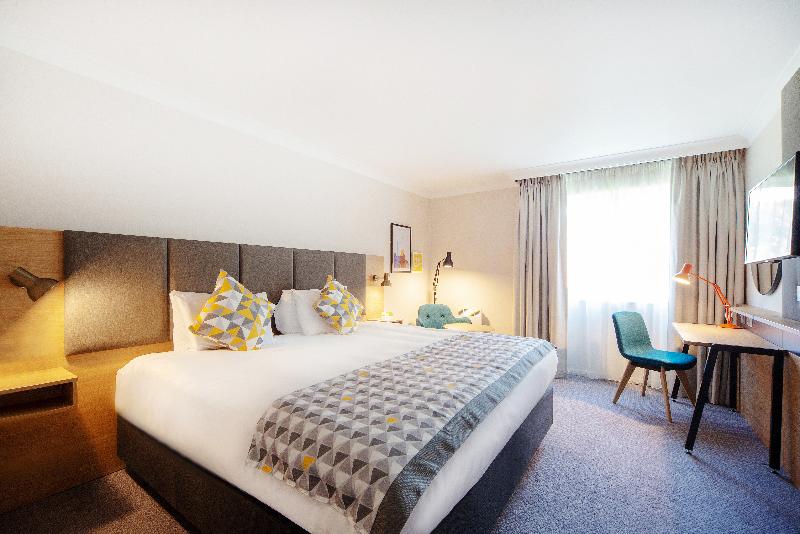 اتاق استاندارد با تخت بزرگ, Holiday Inn London   Gatwick Airport, An Ihg