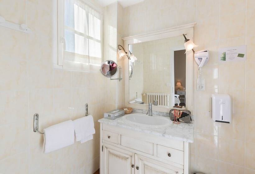 اتاق راحتی, Logis Hôtel Le Beaulieu