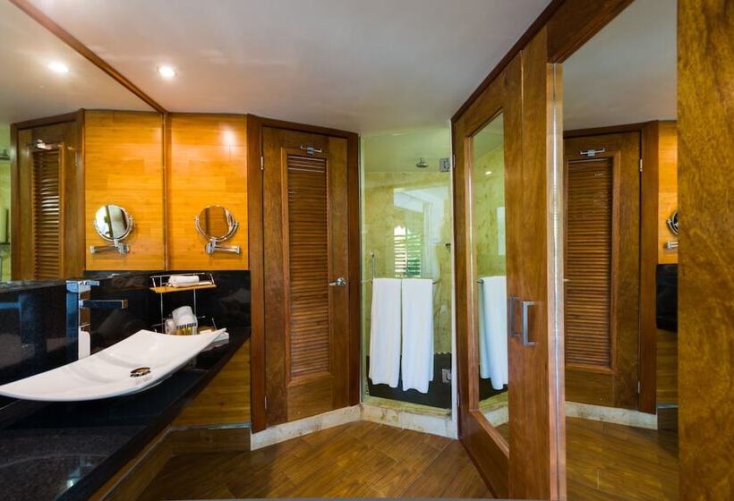 سوئیت مستر, Magic Blue Spa Boutique Hotel Adults Only