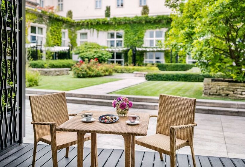 Habitación Deluxe con Terraza, Mandarin Oriental Prague