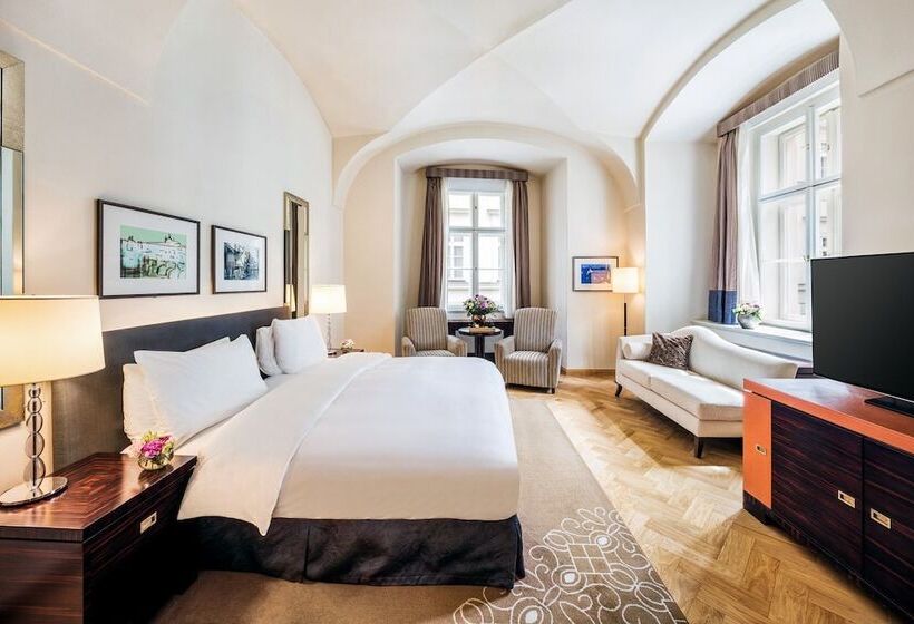 Junior Suite, Mandarin Oriental Prague