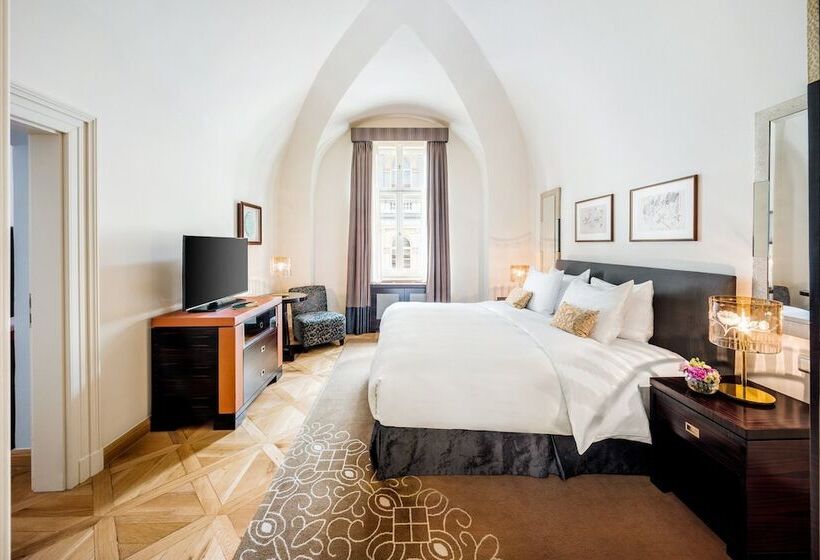 Suite, Mandarin Oriental Prague