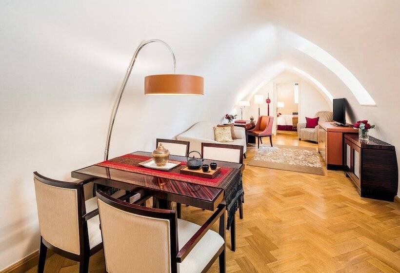 Suite, Mandarin Oriental Prague