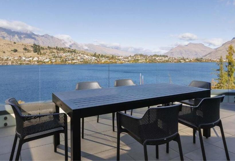 شقة دور أخير غرفتين نوم, Oaks Queenstown Shores Resort