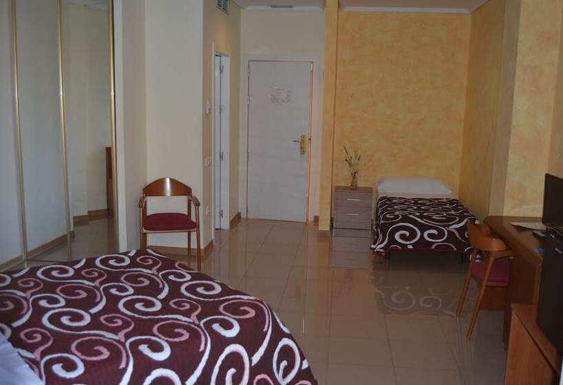اتاق استاندارد سه نفره, Playasol