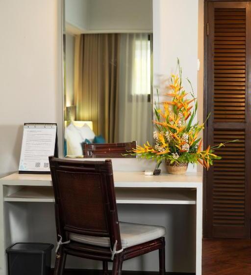 2 Bedroom Apartment with Balcony, Prime Plaza Suites Sanur  Bali