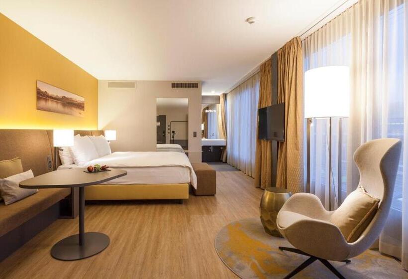 Quarto Premium, Radisson Blu , Lucerne