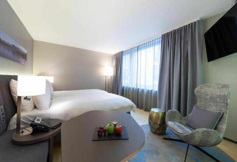 Quarto superior, Radisson Blu , Lucerne