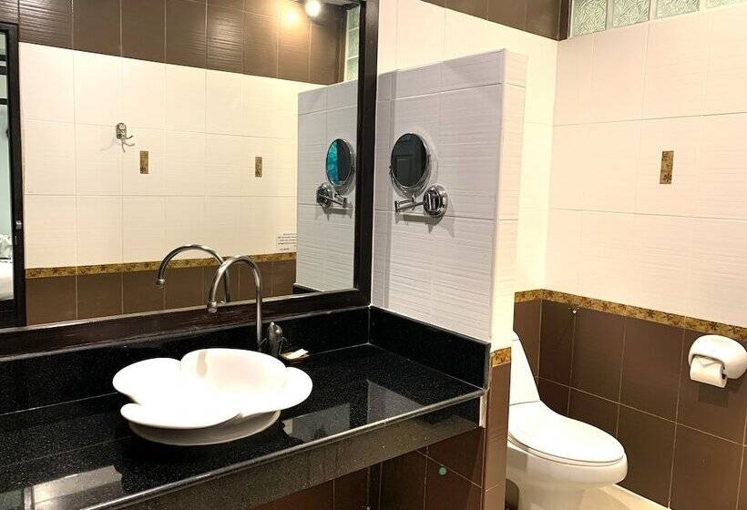 اتاق استاندارد با چشم‌انداز باغ, Sand Sea Beach Resort