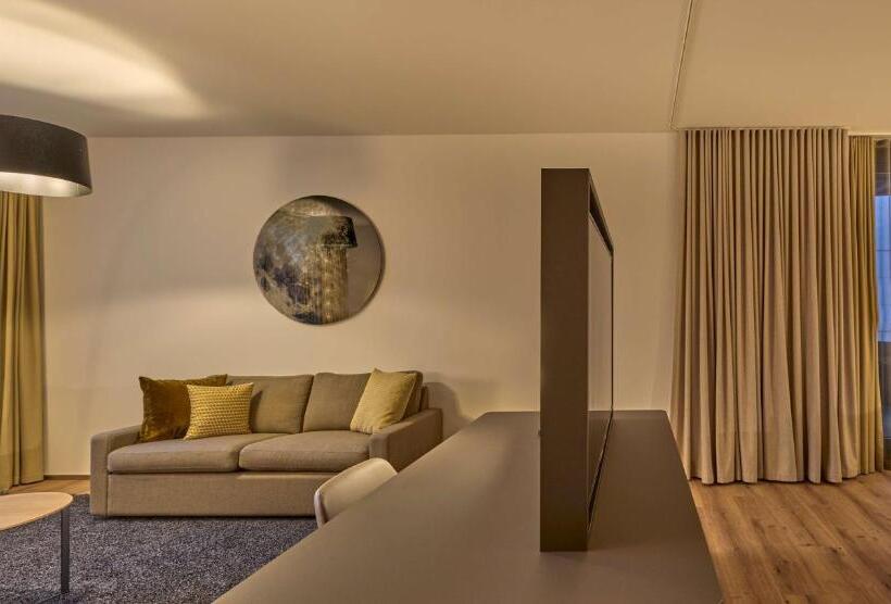 سوییت جونیور, Radisson Blu Hotel, Lucerne