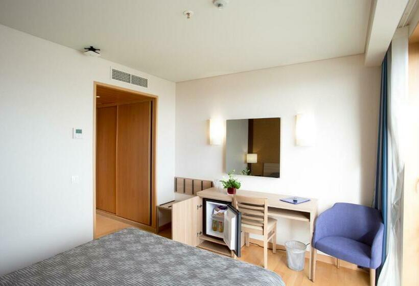 Standard Single Room, Antillia