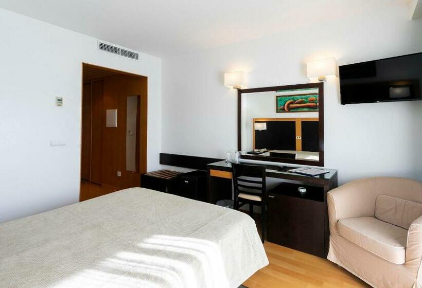 Standard Single Room, Antillia