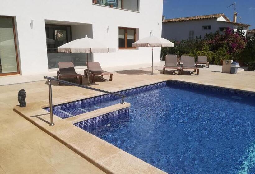 استودیوی لوکس, Apartamentos Villa Primera