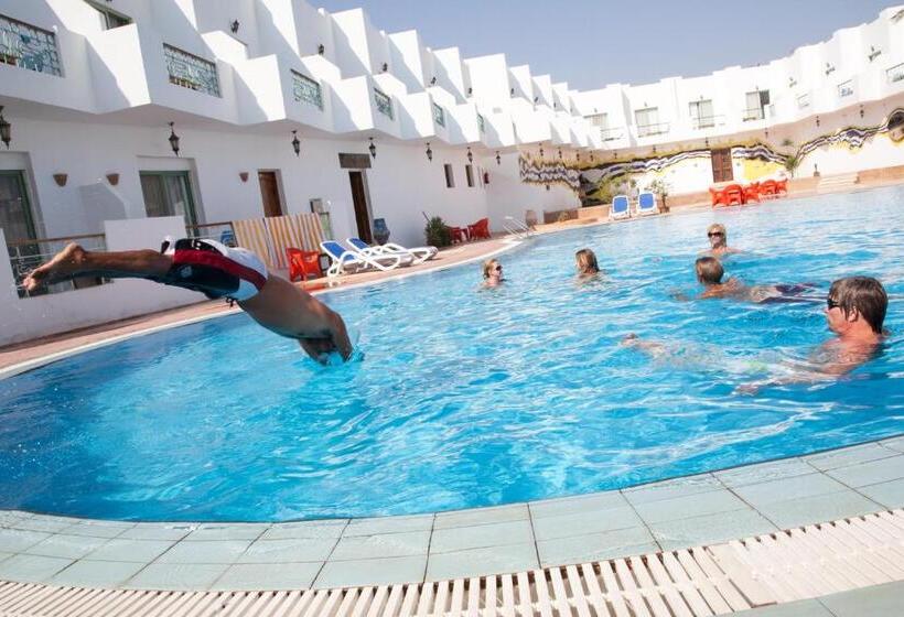 غرفة قياسية مطلّة علي حمام السباحة, Ganet Sinai Resort