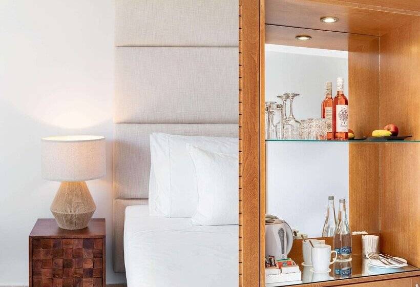 اتاق اساندارد با چشم‌انداز جانبی به دریا, Grecotel Luxme Kos