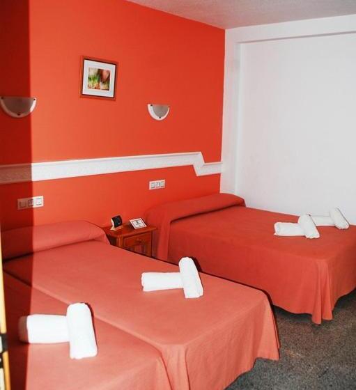 اتاق استاندارد سه نفره, Hostal Mary Tere