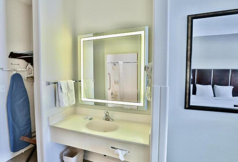 חדר סטנדרט עם מיטת קינג, Baymont By Wyndham Tucson Airport