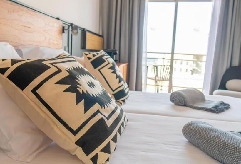 اتاق استاندارد با چشم‌انداز استخر, Coral Cotillo Beach