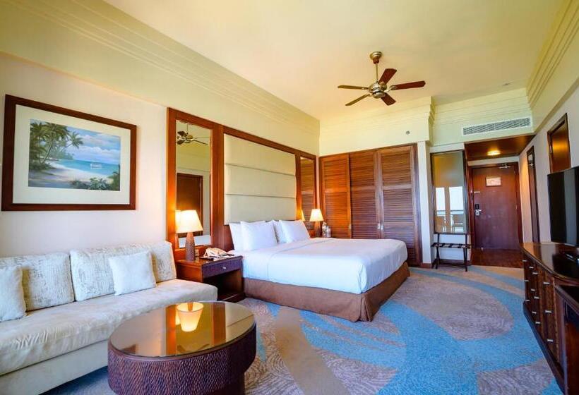 Club Room King Bed, Danat Jebel Dhanna Resort