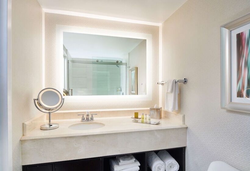 اتاق استاندارد با 2 تخت دوبل, Doubletree By Hilton Irvine   Spectrum