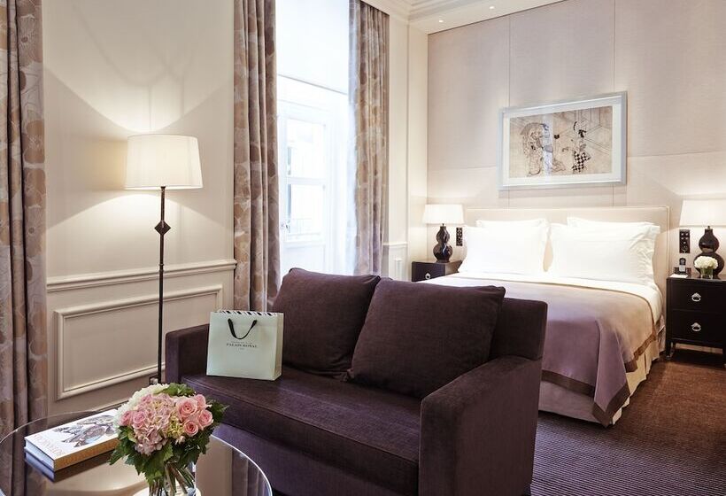 سوییت جونیور, Grand Hôtel Du Palais Royal