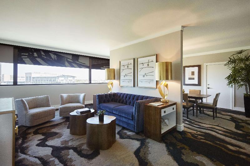 سوئیت با تخت بزرگ, The Highland Dallas, Curio Collection By Hilton