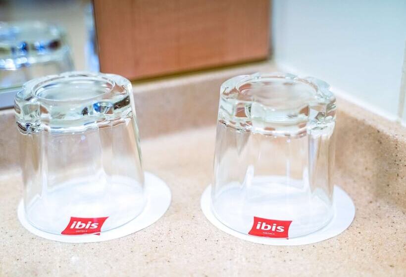 اتاق استاندارد با تخت دوبل, Ibis Győr