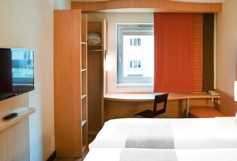 Standard Room, Ibis Gyor