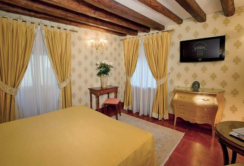 Suite, Palazzo Stern