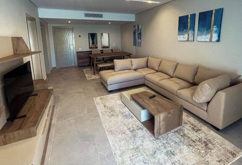 سوئیت مستر با چشم‌انداز دریا, Pyramisa Beach Resort Sahl Hasheesh