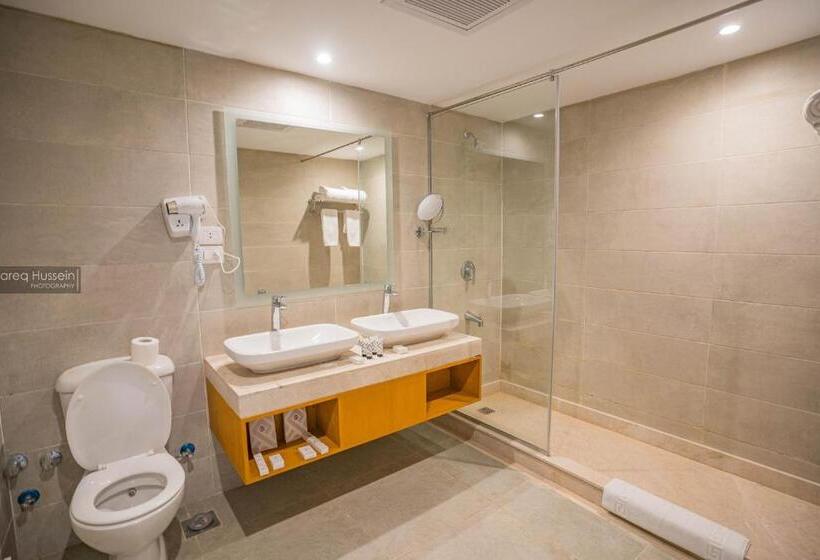 سوئیت مستر با چشم‌انداز دریا, Pyramisa Beach Resort Sahl Hasheesh