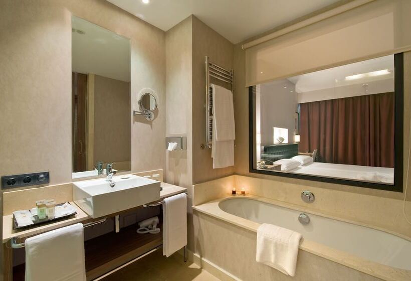 اتاق استاندارد سه نفره, Urh Hotel Spa Zen Balagares