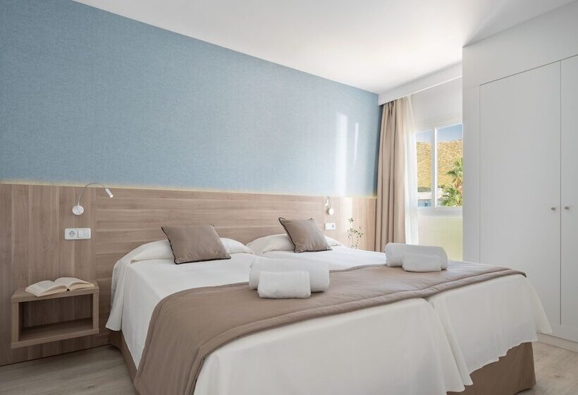 سوییت با چشم‌انداز استخر, Puerto Azul Suite