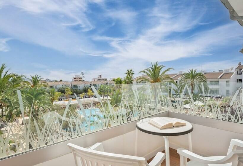 سوییت با چشم‌انداز استخر, Puerto Azul Suite