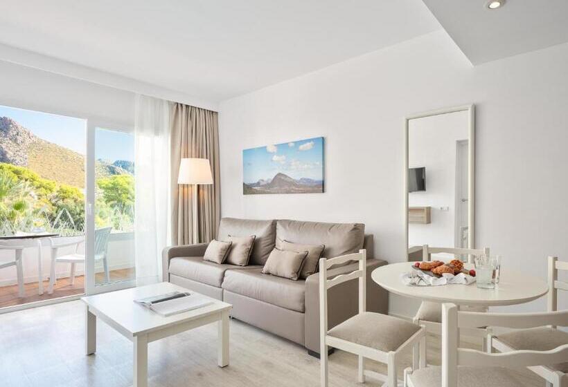 سوییت با چشم‌انداز استخر, Puerto Azul Suite