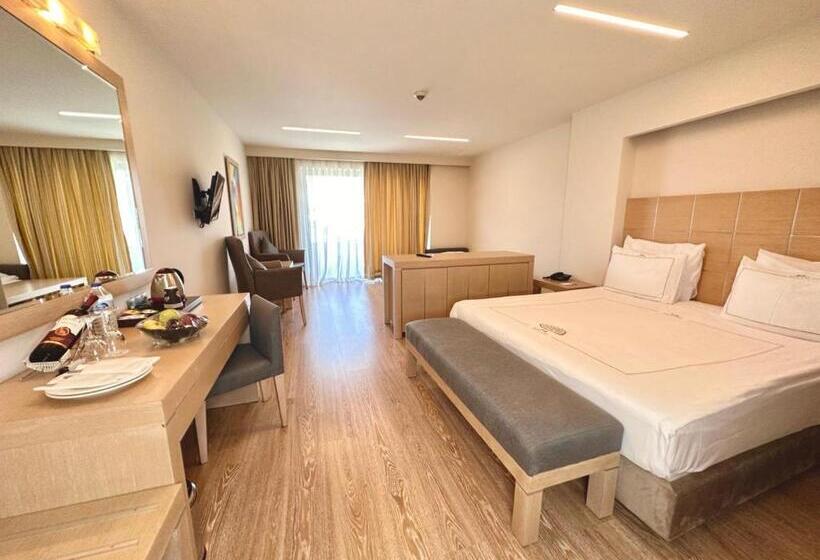 سوییت جونیور, Bellis Deluxe Hotel & Heated For Winter Aqua Park